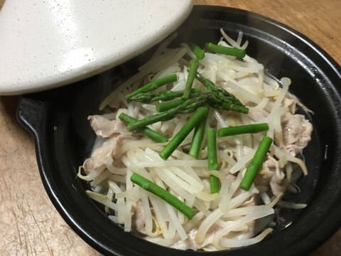 もやしと豚肉のタジン鍋